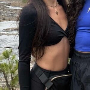 Black Long Sleeve Crop Top